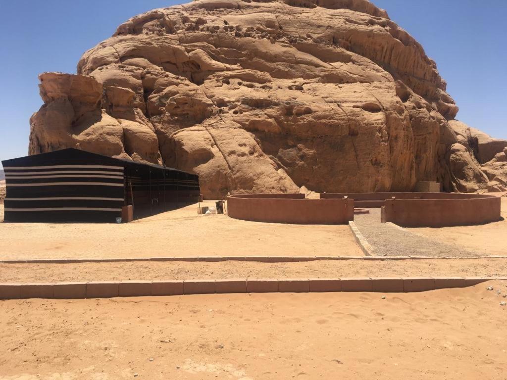 Hotel Oryx Camp Wadi Rum Esterno foto