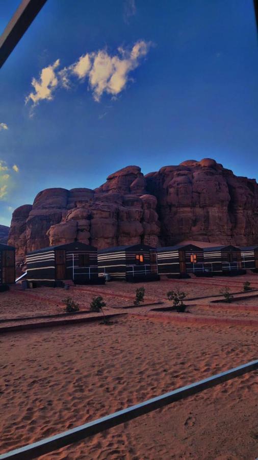 Hotel Oryx Camp Wadi Rum Esterno foto