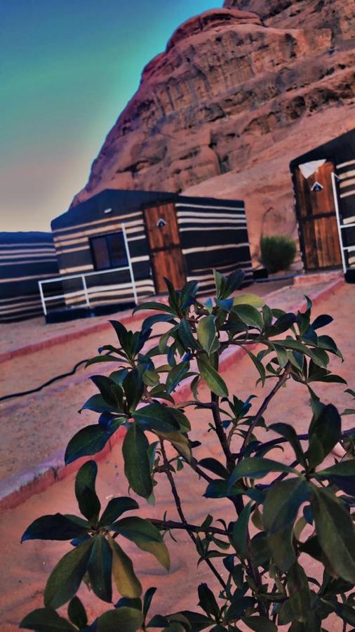 Hotel Oryx Camp Wadi Rum Esterno foto