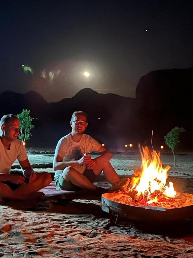 Hotel Oryx Camp Wadi Rum Esterno foto